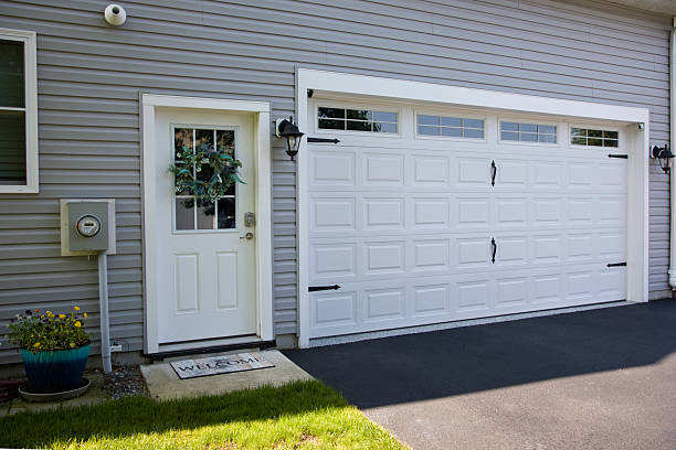 24/7 Emergency Garage Door Panel Replacement experts in Newport, TN